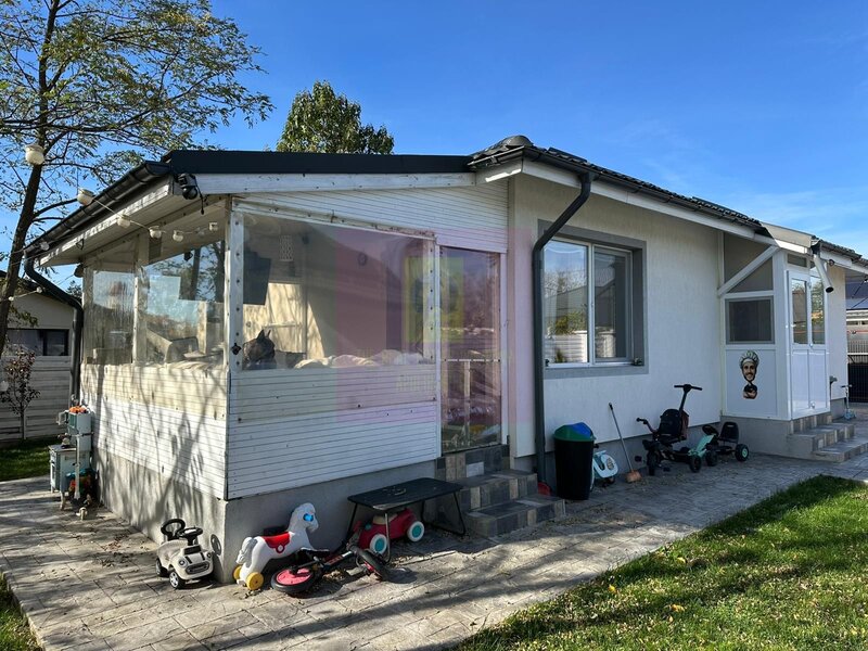 Casa 3 camere + dependinte, curte 380, Sabareni